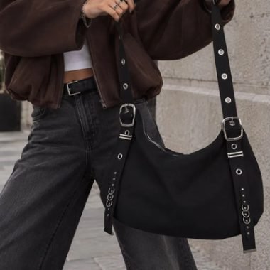Bolso Cartera Libra Para Mujer Cuerina Con Tachas Tinto.uy